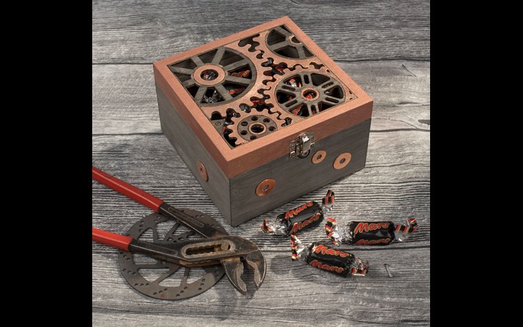 Holzbox mit Motiv Räder 14,8x14,8x9cm
