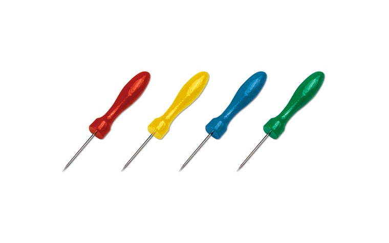 Prickel needles with wooden handle